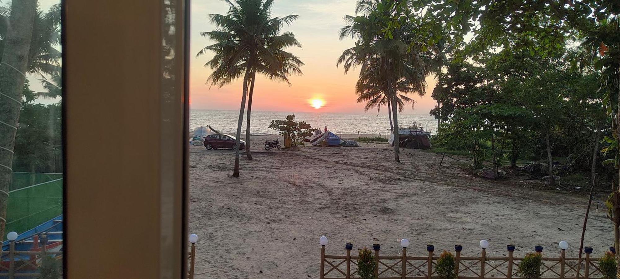 Marari Blue Whale Beach House Alappuzha Eksteriør billede